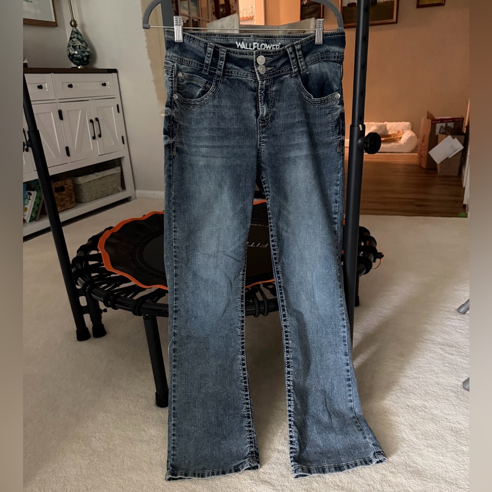 Wallflower Women's Washed Dark Blue Flare Jeans w Rhinestones on pockets-9Short